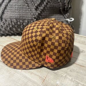 NWOT New Era !!!Major Designer Check Hat-Sz 7